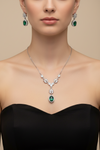 Jewelry set with emerald green stones