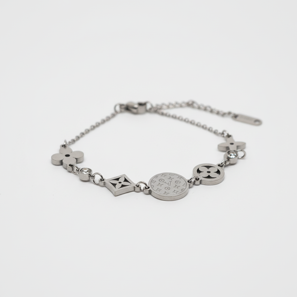 Uniform side view of clover bracelet